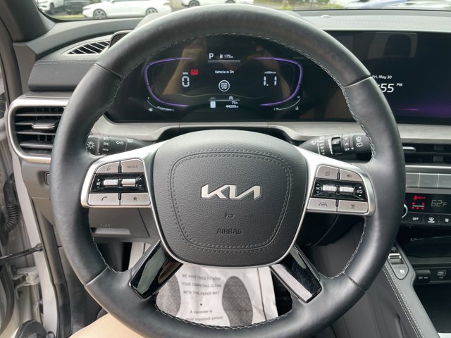 Vehicle image 43 of 58