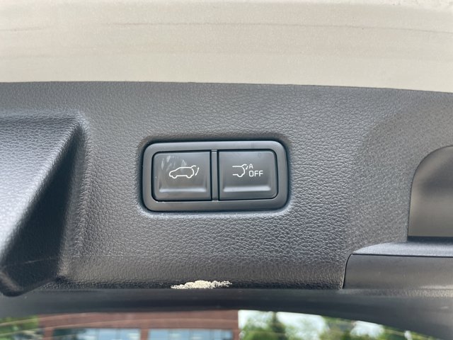 Vehicle image 25 of 58
