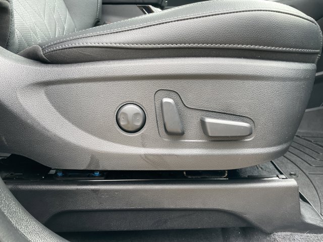 Vehicle image 14 of 58
