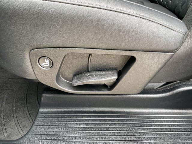 Vehicle image 31 of 58