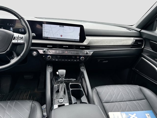 Vehicle image 19 of 34