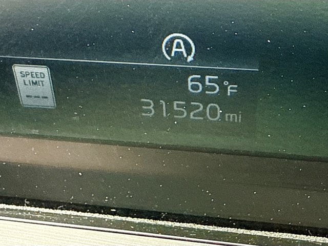 Vehicle image 22 of 34