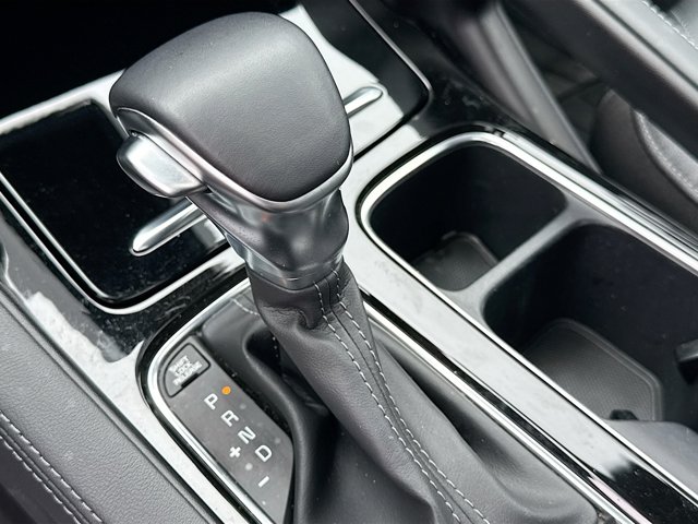 Vehicle image 27 of 34