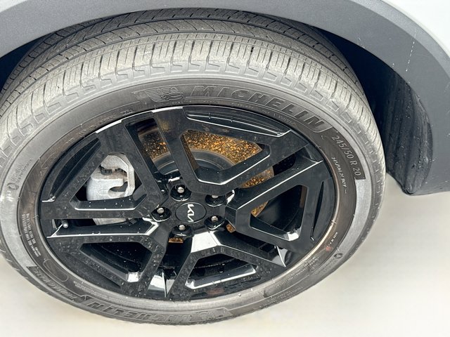 Vehicle image 9 of 34