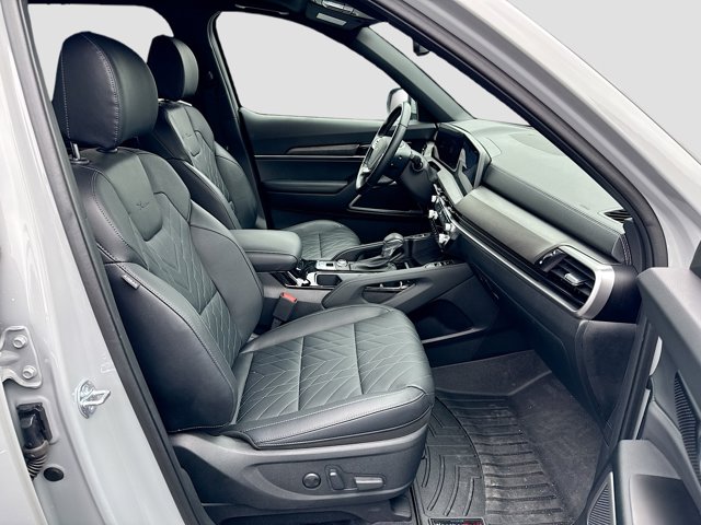 Vehicle image 11 of 34