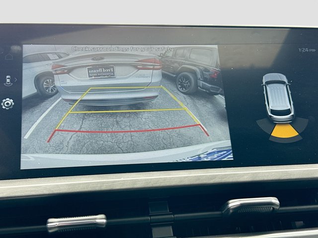 Vehicle image 25 of 34