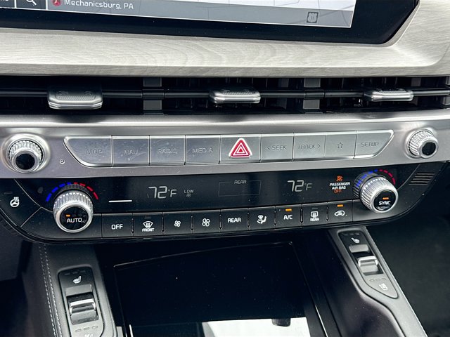 Vehicle image 26 of 34