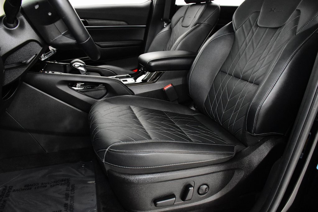 Vehicle image 14 of 36