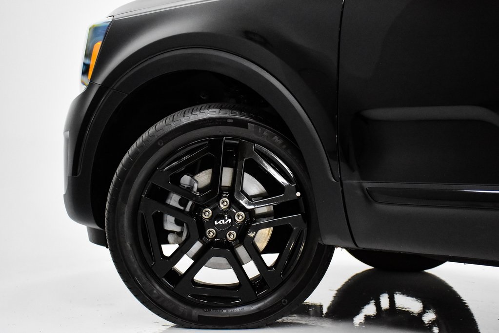 Vehicle image 34 of 36
