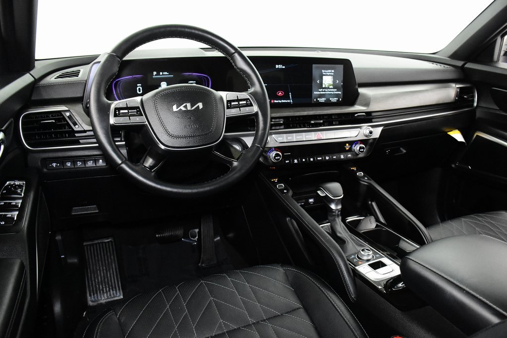 Vehicle image 10 of 36