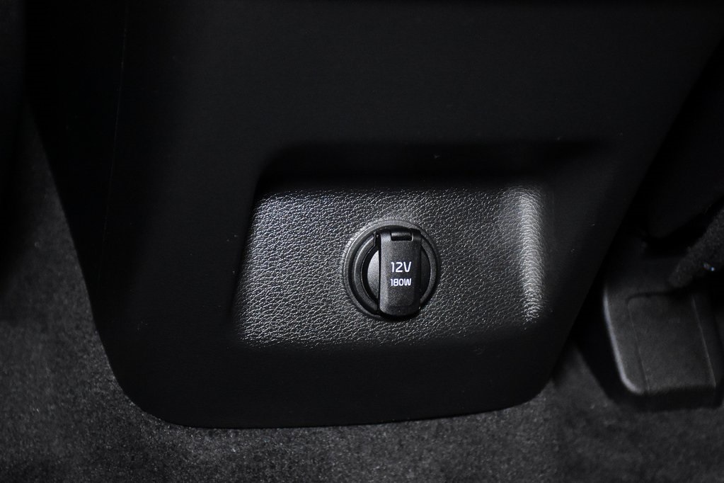 Vehicle image 32 of 36