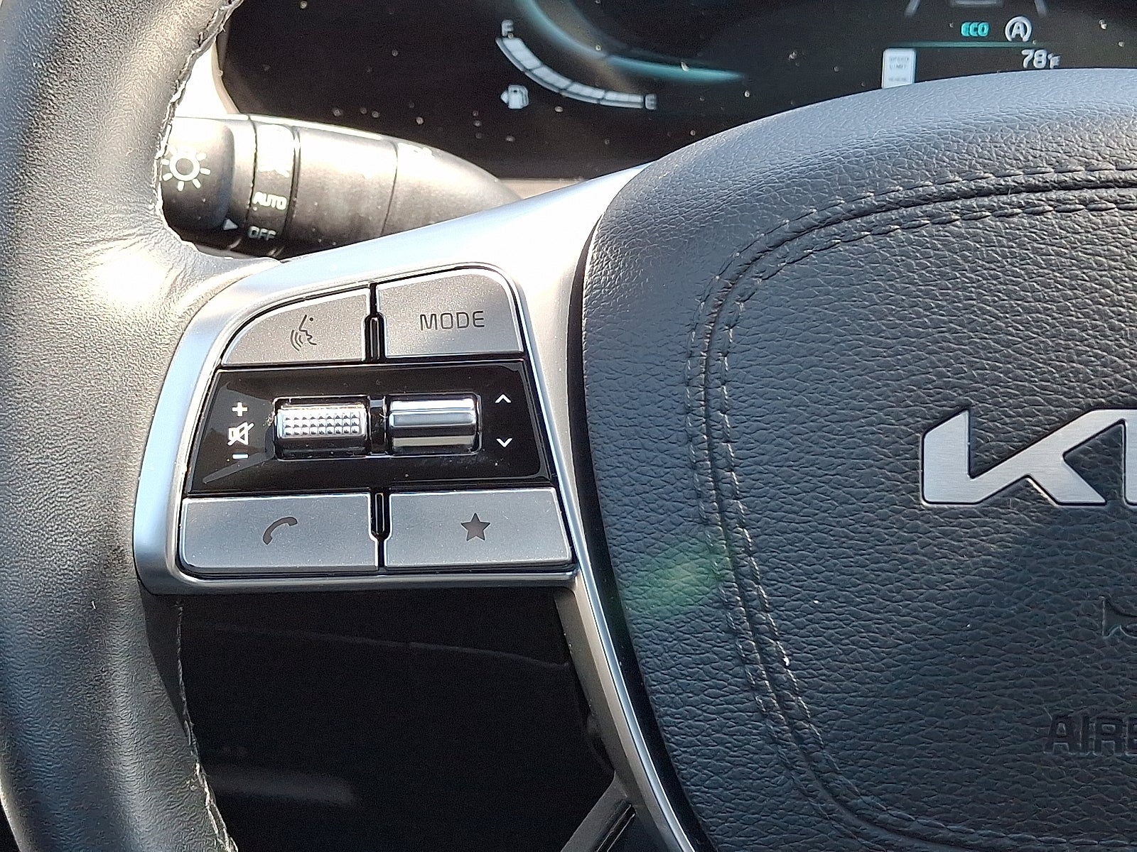 Vehicle image 20 of 49