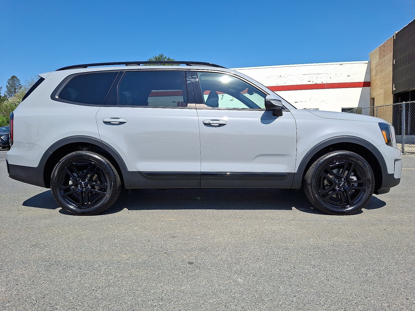 Vehicle image 5 of 49