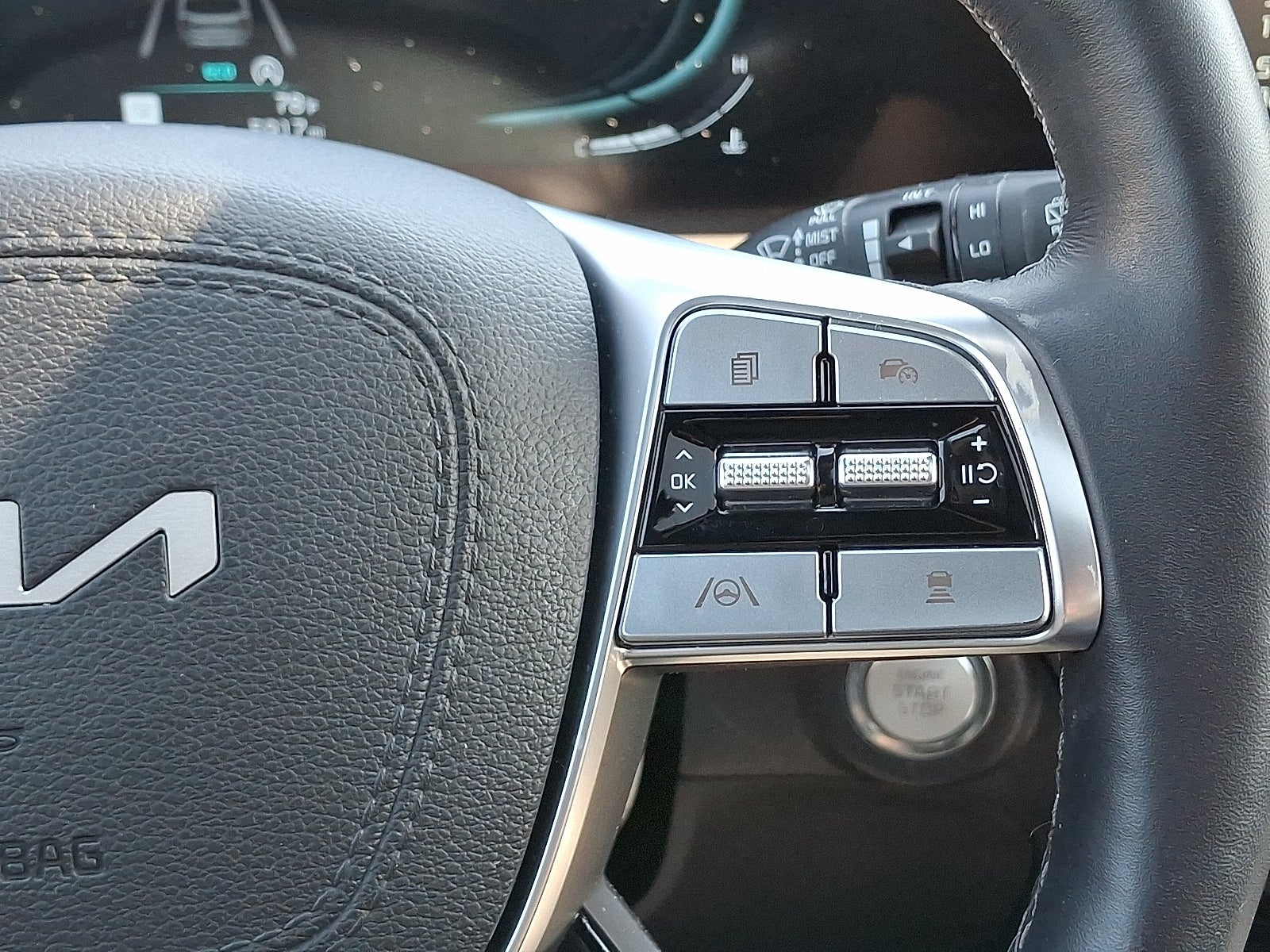 Vehicle image 19 of 49