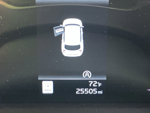 Vehicle image 17 of 33
