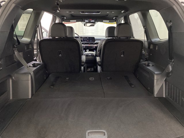 Vehicle image 29 of 33