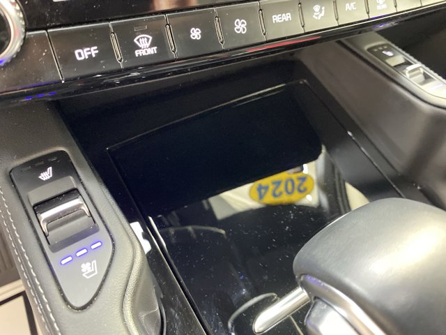 Vehicle image 26 of 33