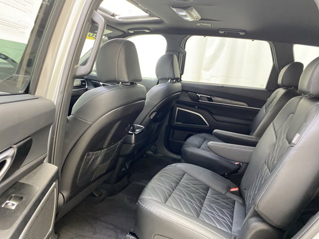 Vehicle image 11 of 33