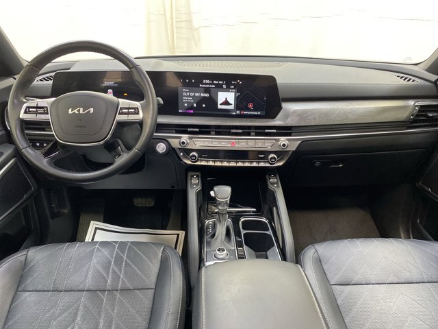 Vehicle image 12 of 33
