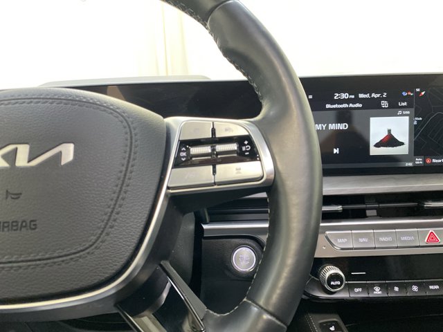 Vehicle image 15 of 33