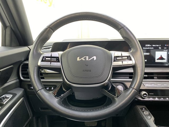 Vehicle image 13 of 33
