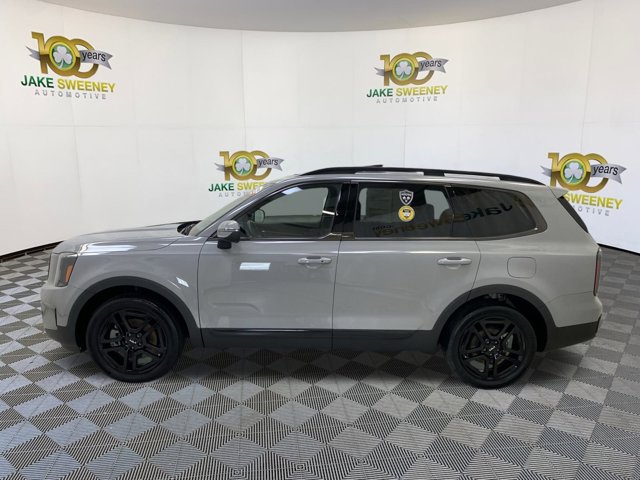 Vehicle image 8 of 33