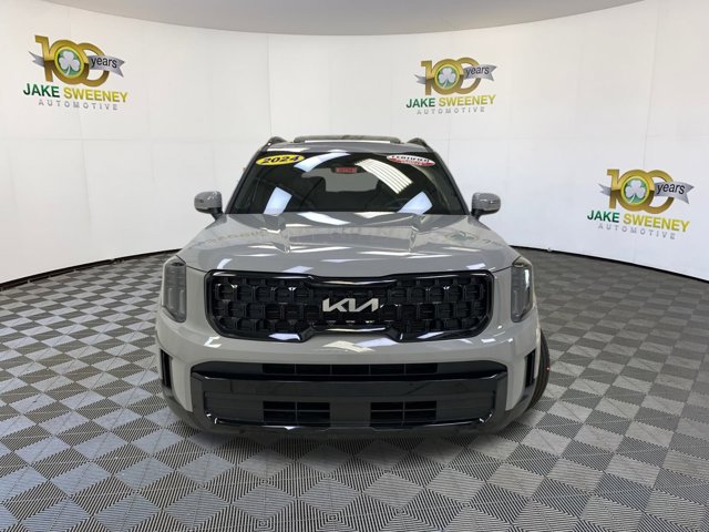 Vehicle image 2 of 33