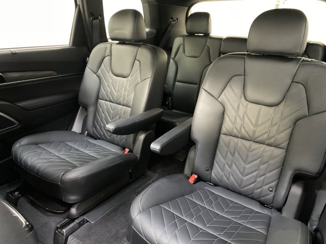 Vehicle image 10 of 33