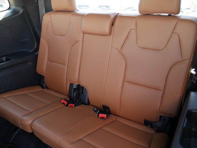 Vehicle image 16 of 63
