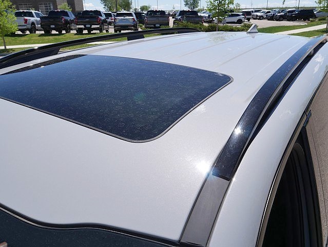 Vehicle image 60 of 63