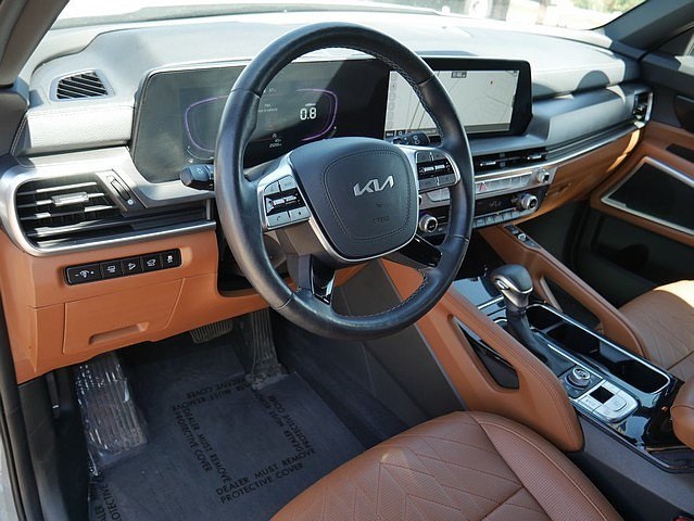 Vehicle image 10 of 63