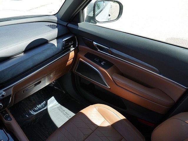 Vehicle image 23 of 63