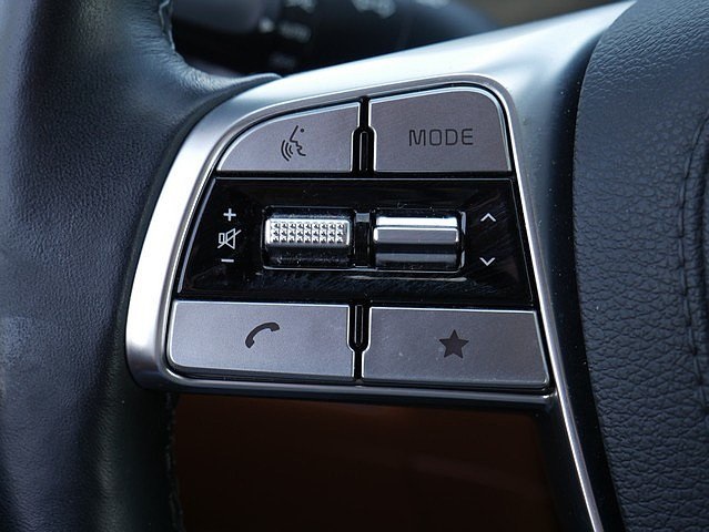 Vehicle image 29 of 63