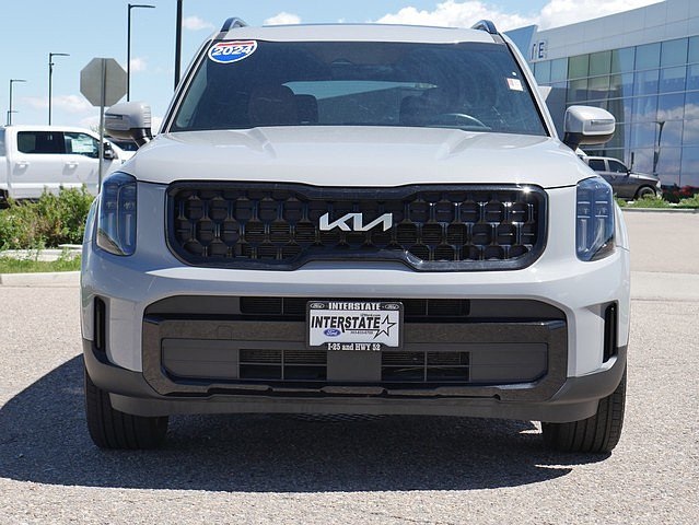 Vehicle image 2 of 63