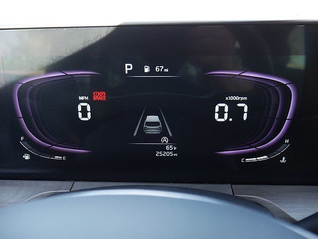 Vehicle image 27 of 63