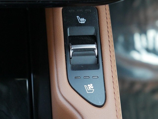 Vehicle image 39 of 63