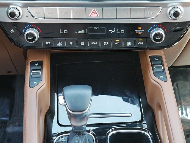 Vehicle image 21 of 63