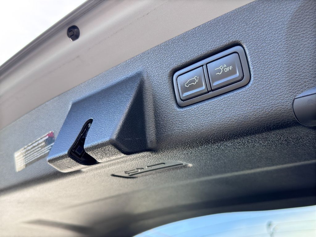 Vehicle image 10 of 31