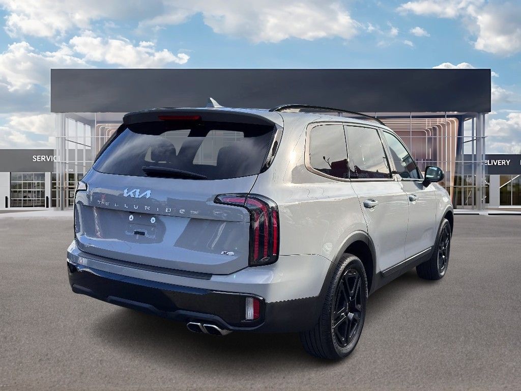 Vehicle image 2 of 31