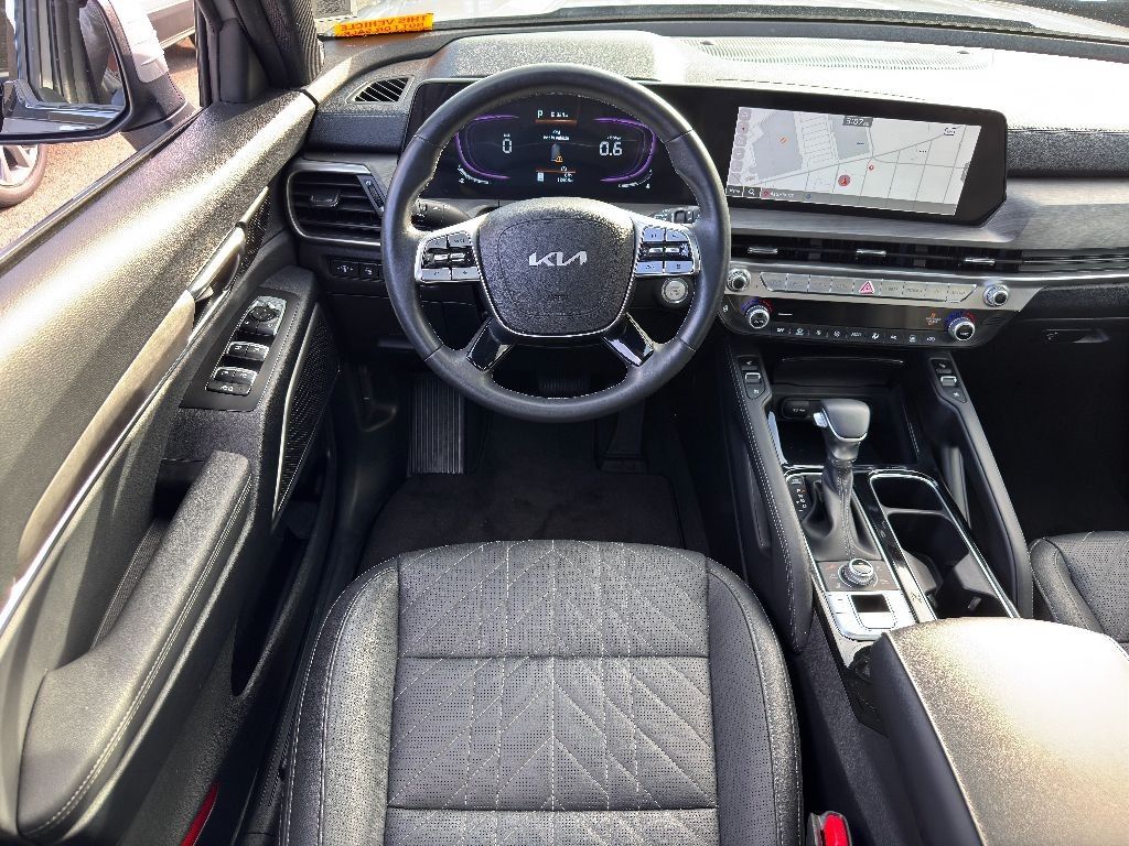Vehicle image 26 of 31