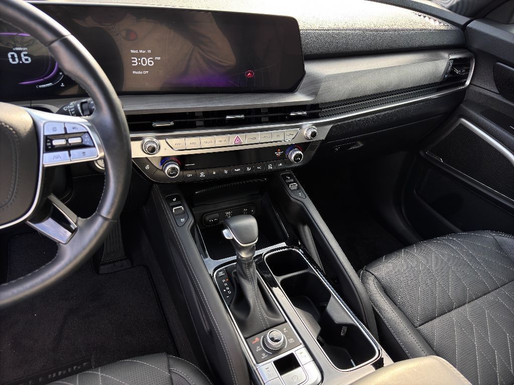 Vehicle image 20 of 31