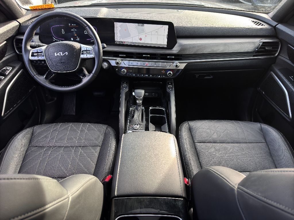 Vehicle image 27 of 31