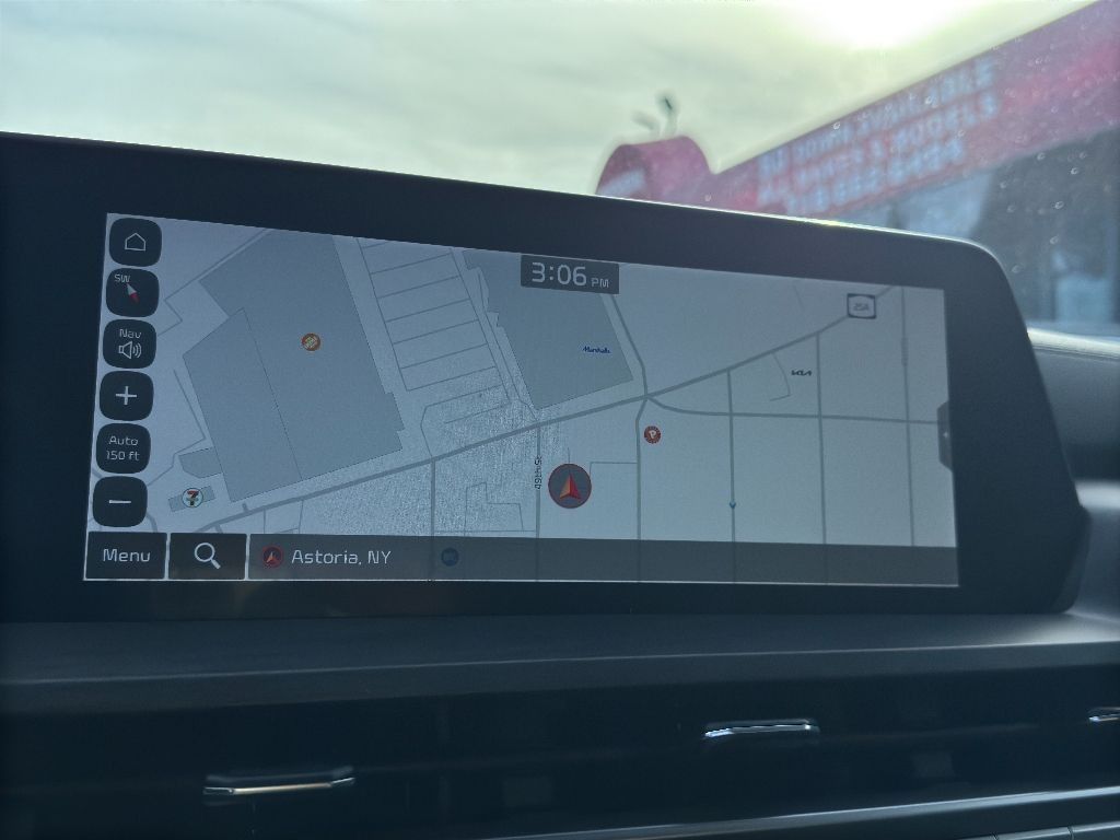 Vehicle image 23 of 31