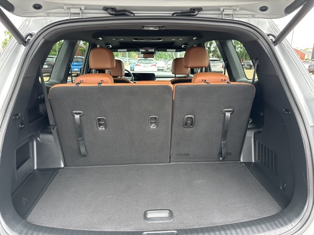 Vehicle image 4 of 10