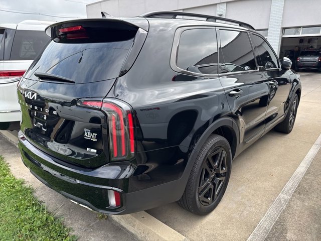 Vehicle image 3 of 17