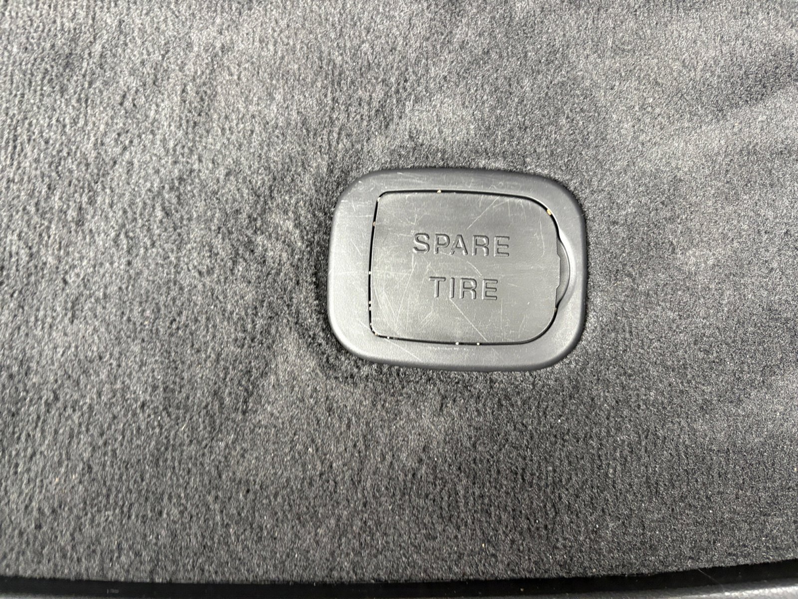Vehicle image 32 of 48