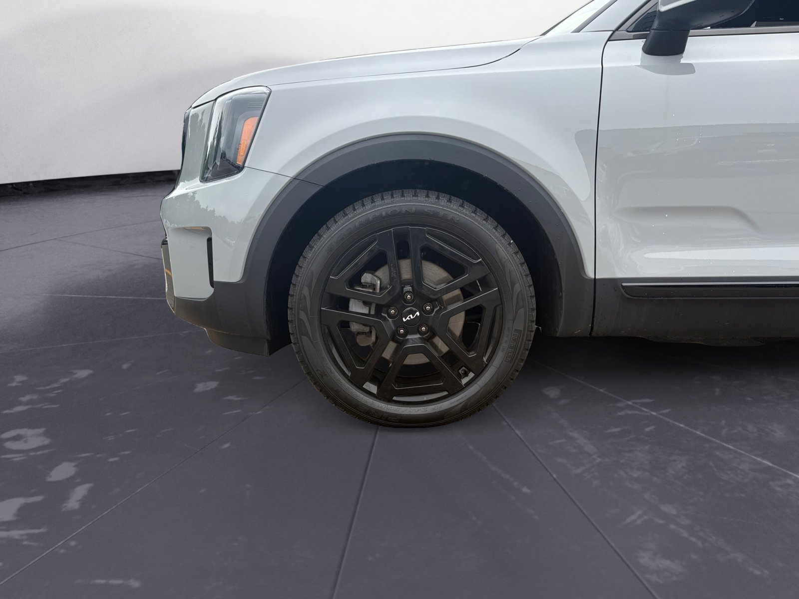 Vehicle image 9 of 48