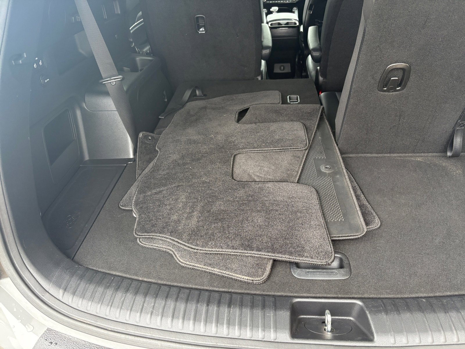 Vehicle image 13 of 48