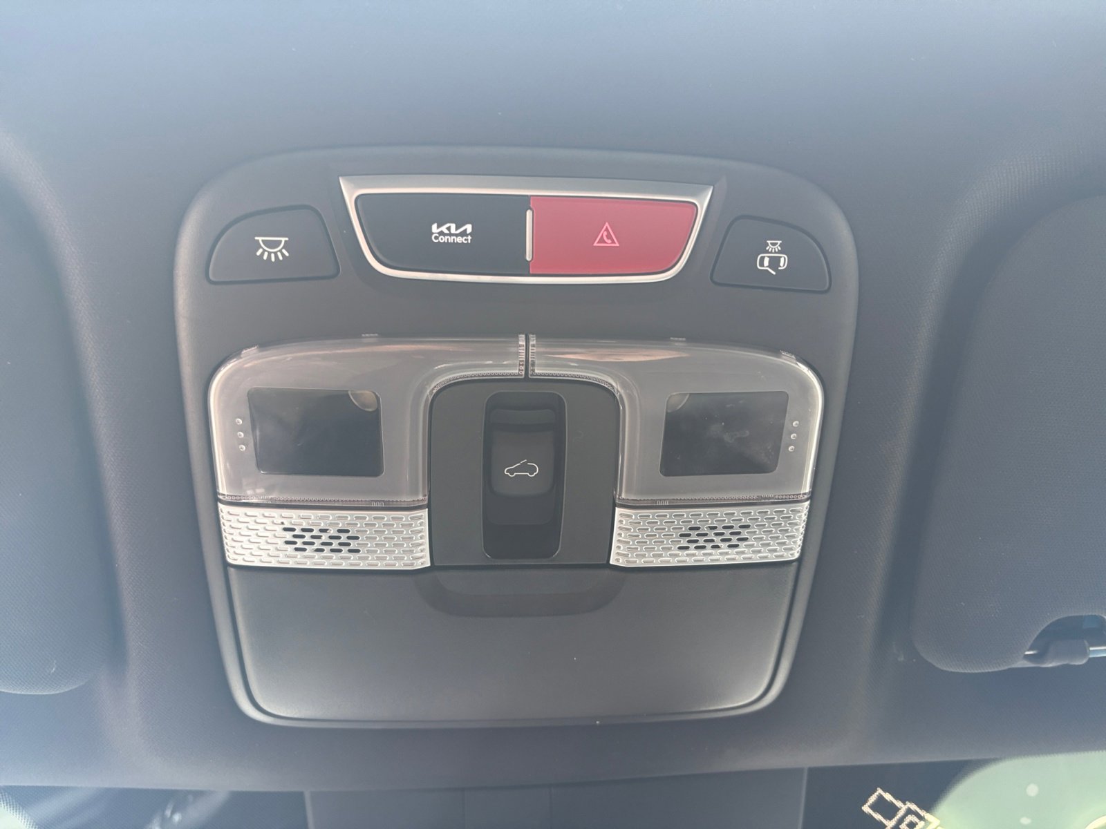 Vehicle image 36 of 48