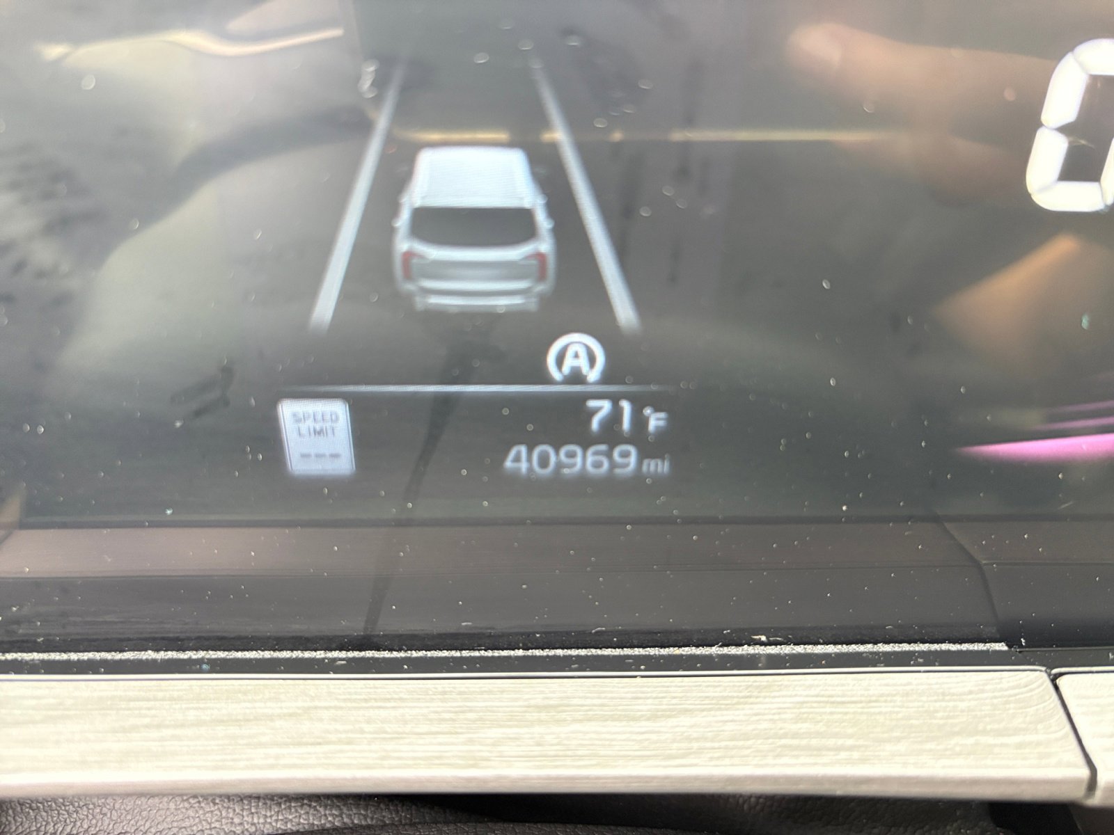 Vehicle image 21 of 48